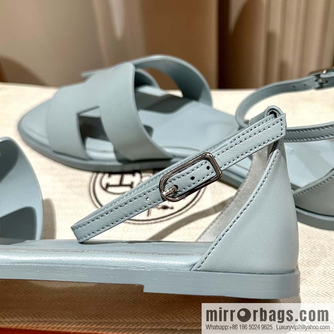 Hermès imported Italian cowhide, new small sandals, haze blue