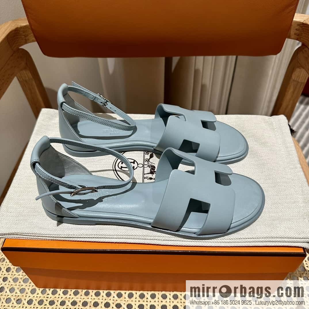 Hermès imported Italian cowhide, new small sandals, haze blue