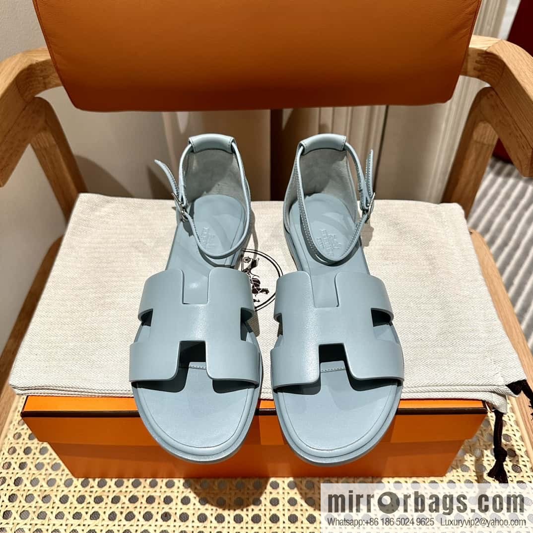 Hermès imported Italian cowhide, new small sandals, haze blue