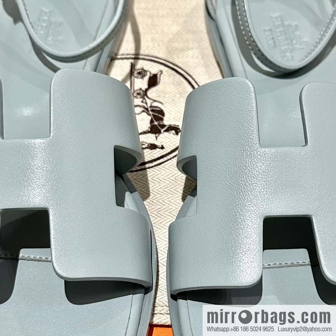 Hermès imported Italian cowhide, new small sandals, haze blue