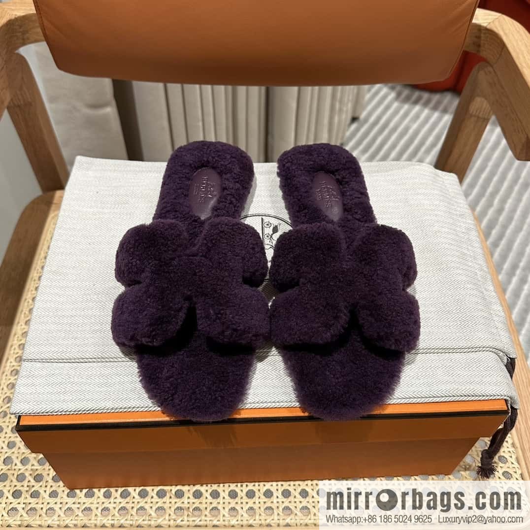 Hermès introduces new H slippers in autumn and winter, purple.