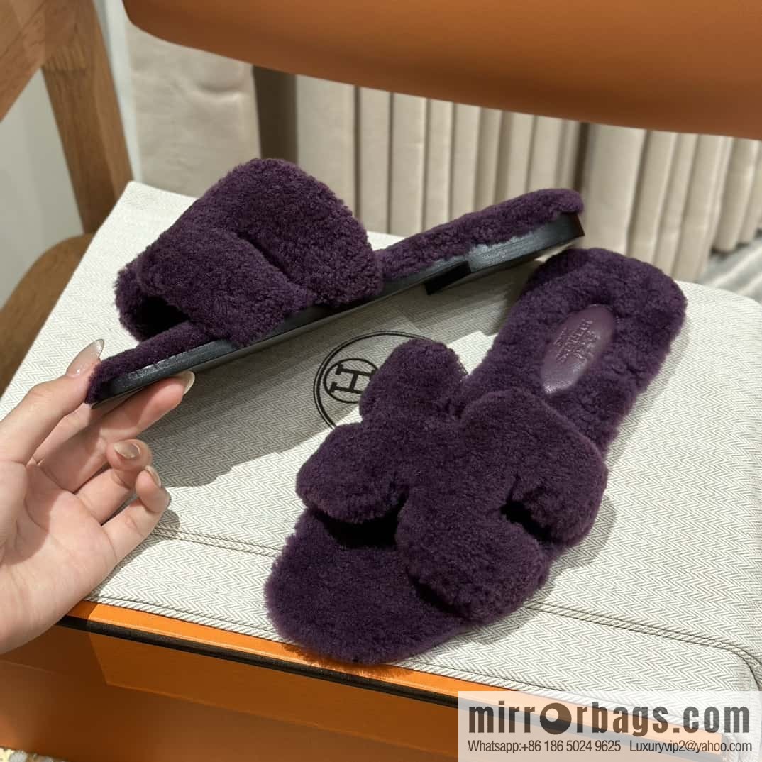 Hermès introduces new H slippers in autumn and winter, purple.