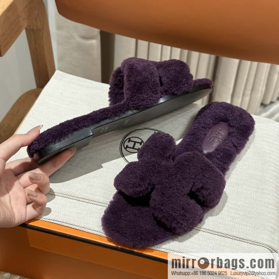 Hermès introduces new H slippers in autumn and winter, purple.
