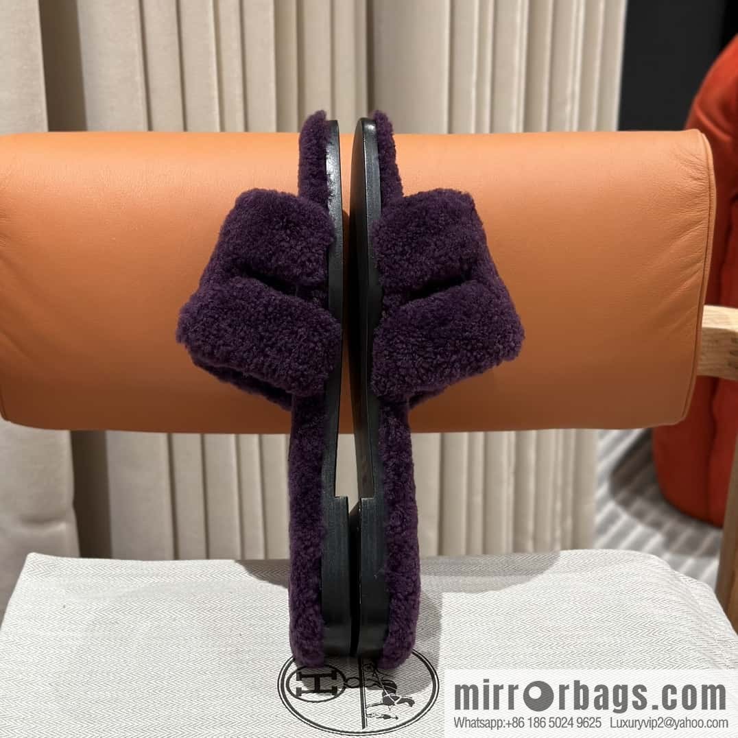 Hermès introduces new H slippers in autumn and winter, purple.