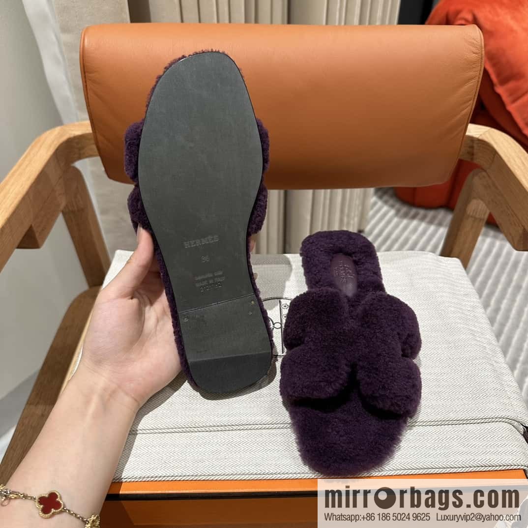 Hermès introduces new H slippers in autumn and winter, purple.
