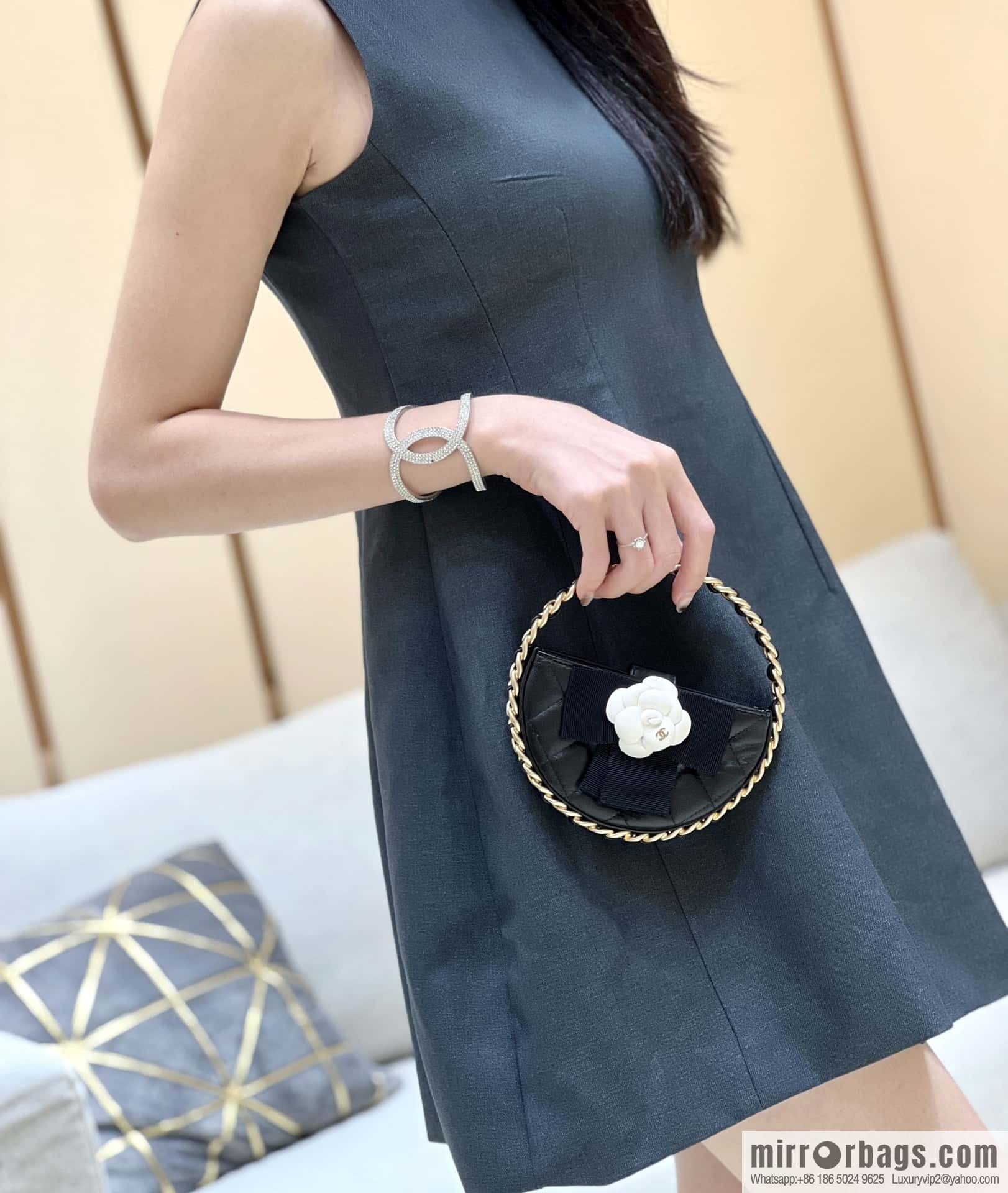 CHANEL 23K Camellia Hula Hoop AP3584