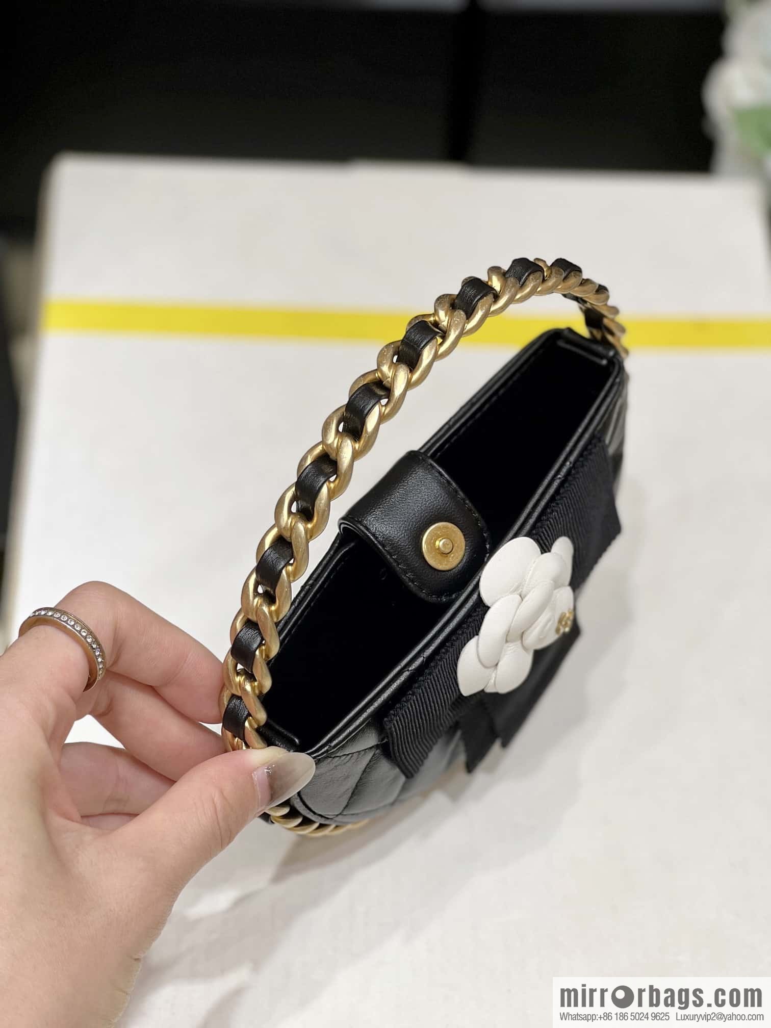 CHANEL 23K Camellia Hula Hoop AP3584