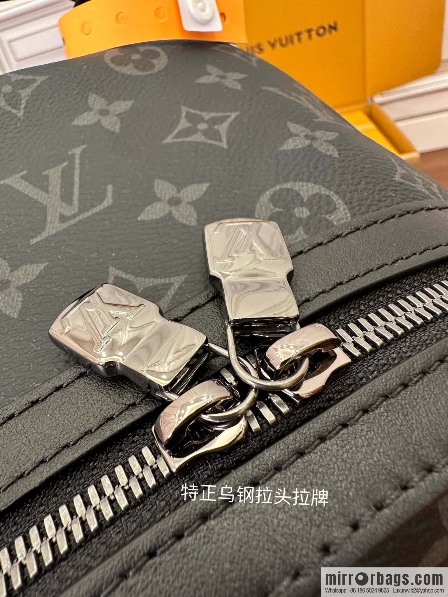 LV M22558 DISCOVERY S backpack
