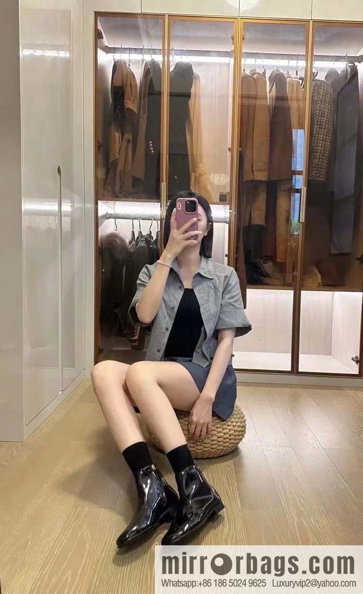 CHANEL Xiaoxiang Chelsea Boots
