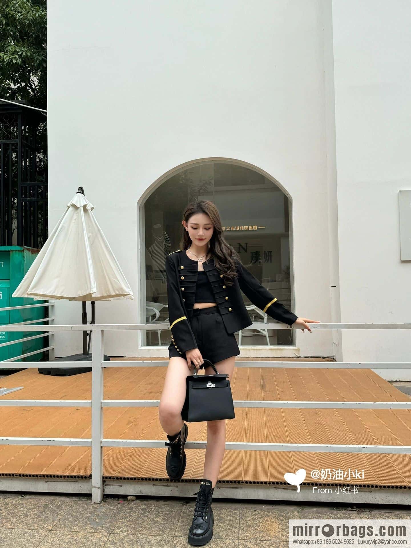 CHANEL Xiaoxiang thick-soled lace-up Martin booties