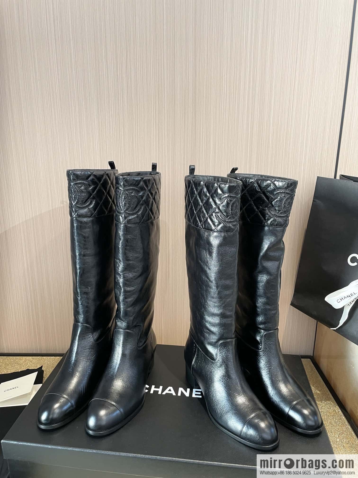 CHANEL autumn/winter rhombus patent leather knight boots