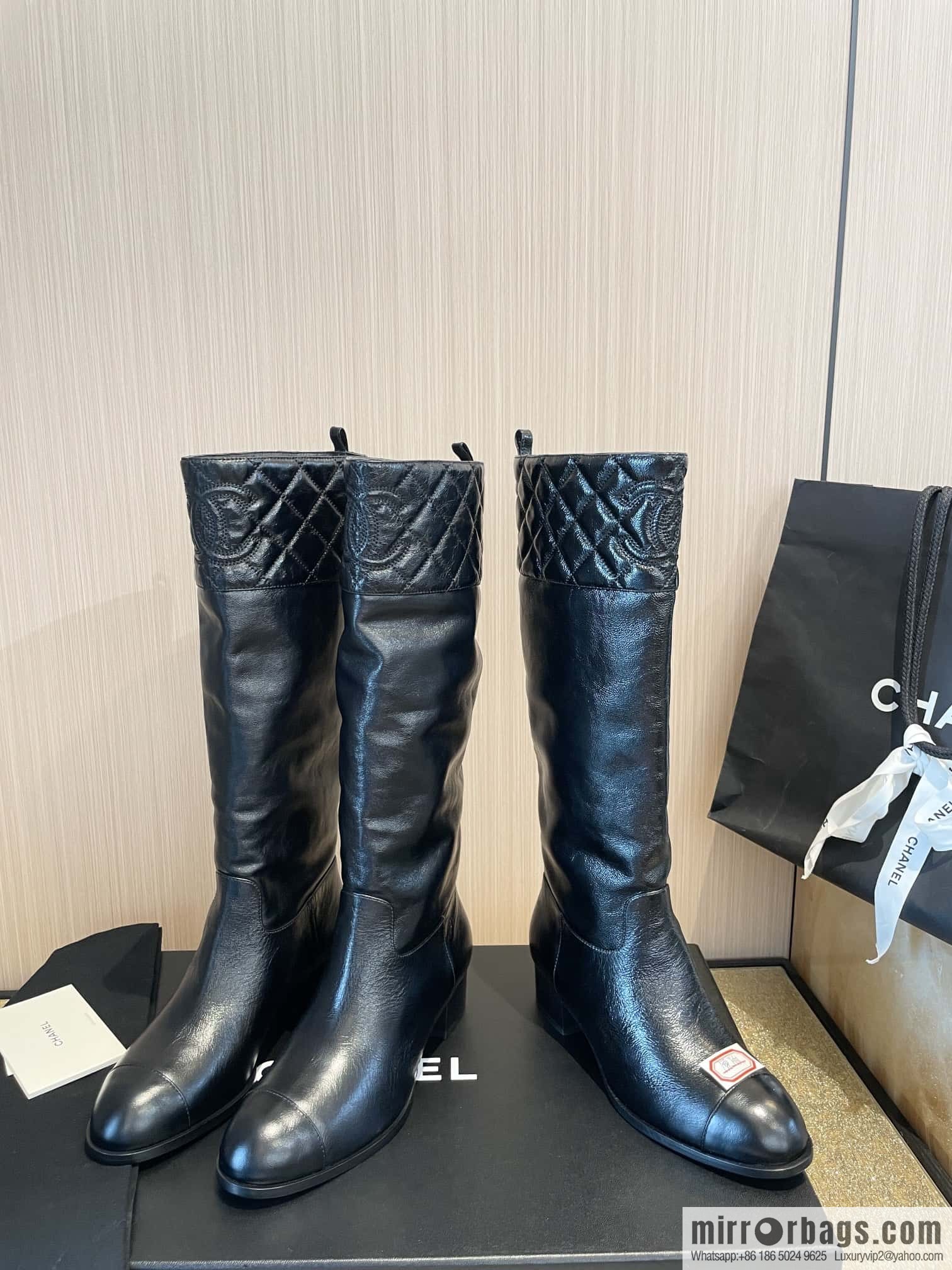 CHANEL autumn/winter rhombus patent leather knight boots