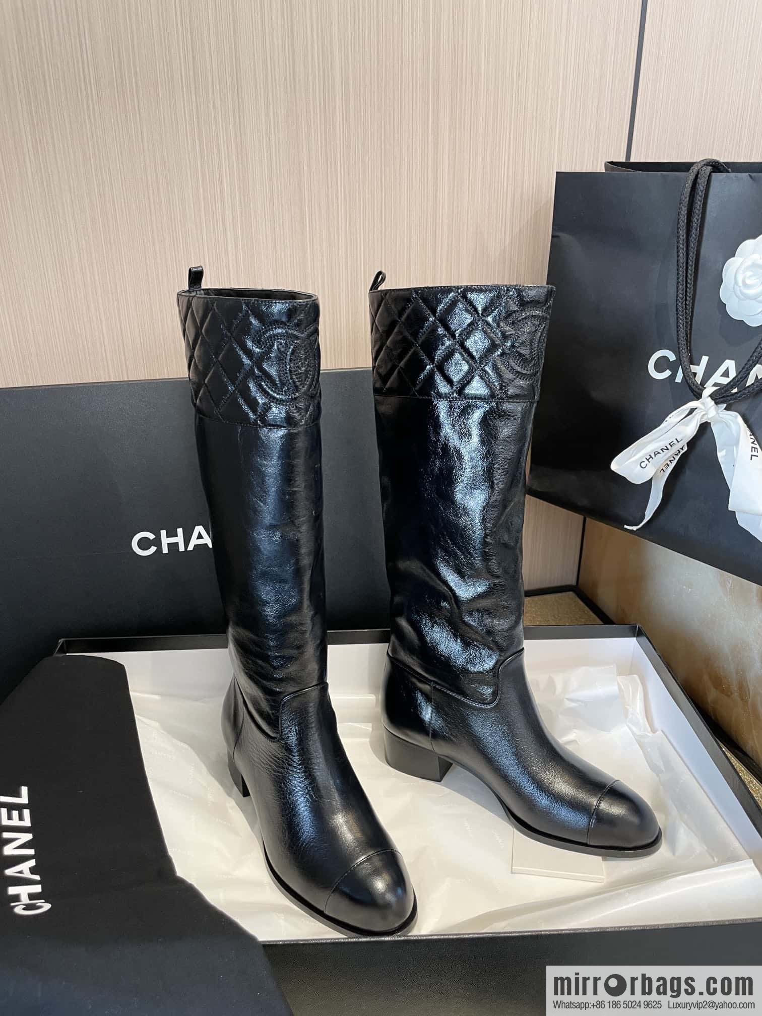 CHANEL autumn/winter rhombus patent leather knight boots