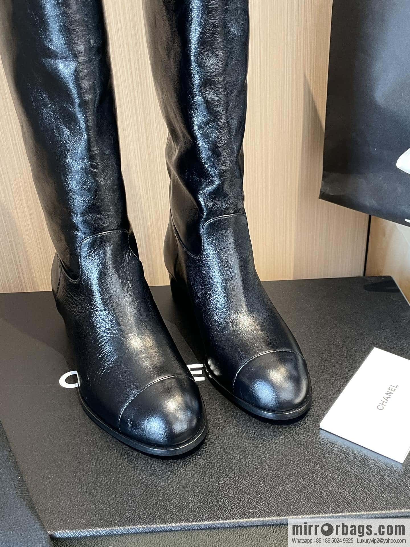 CHANEL autumn/winter rhombus patent leather knight boots