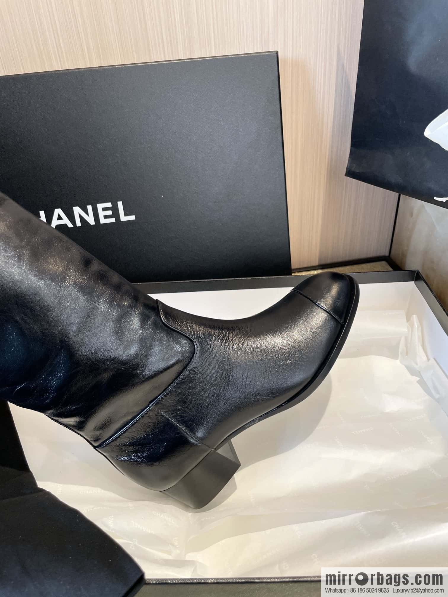CHANEL autumn/winter rhombus patent leather knight boots