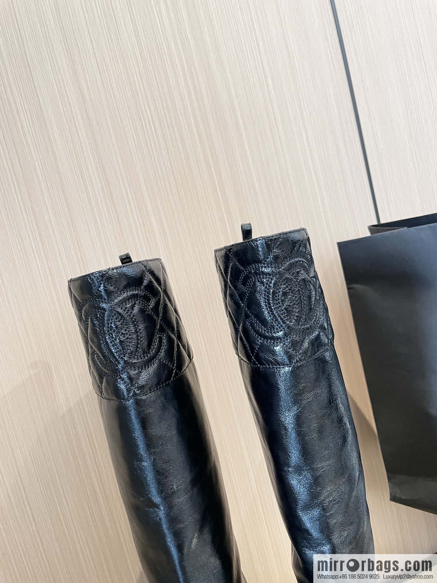 CHANEL autumn/winter rhombus patent leather knight boots