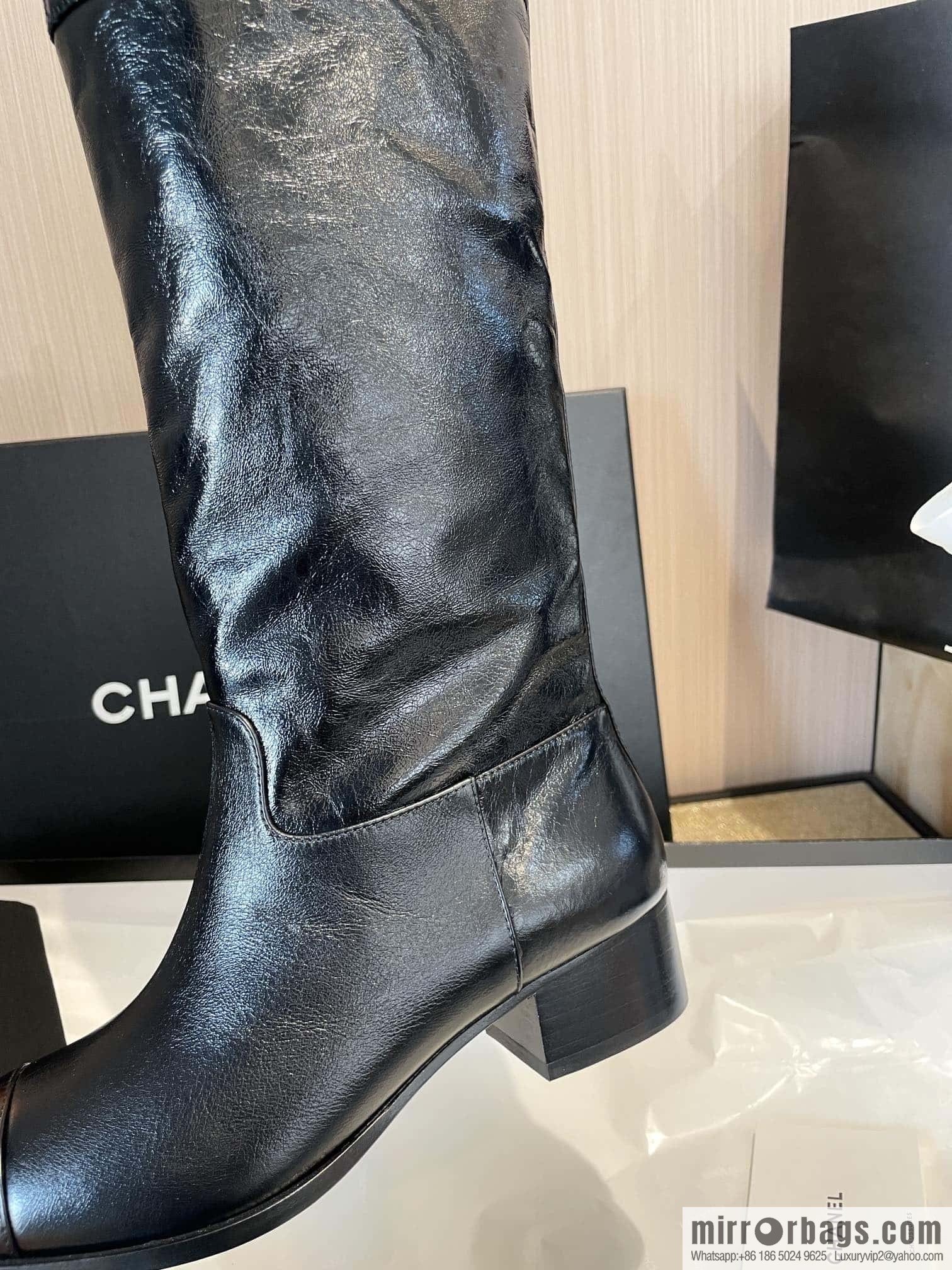CHANEL autumn/winter rhombus patent leather knight boots