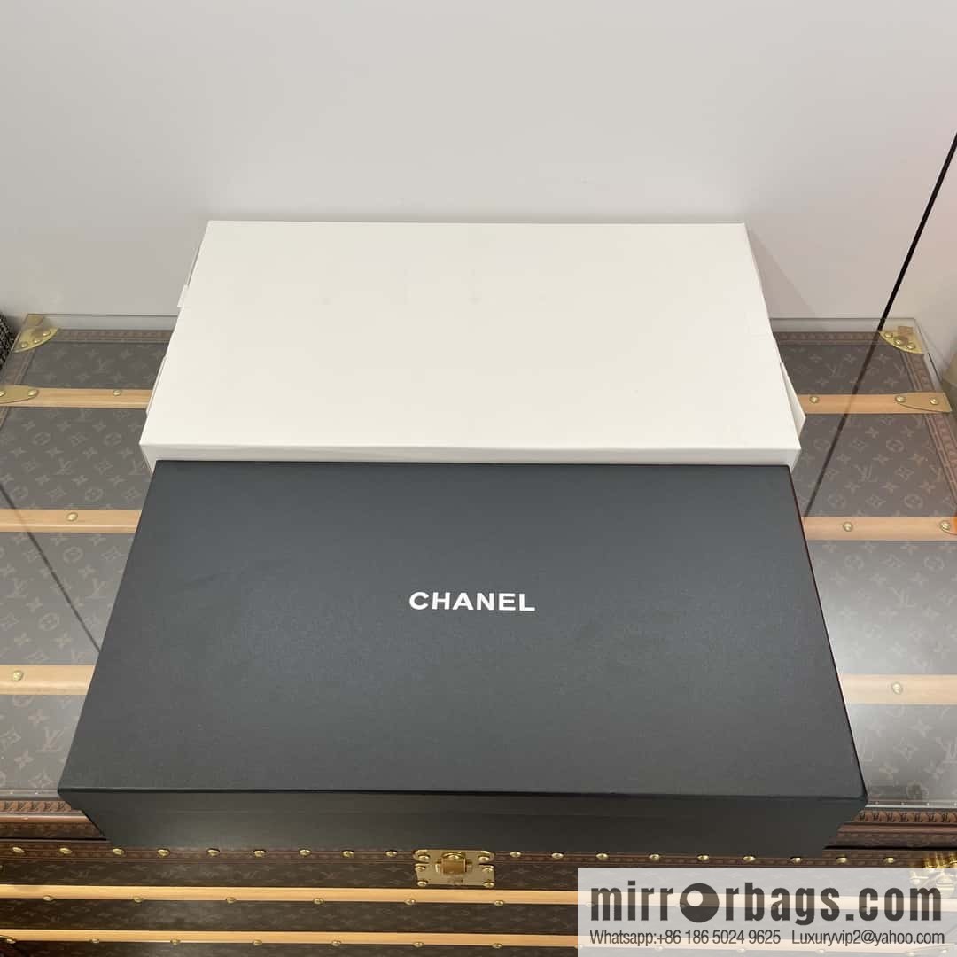 CHANEL autumn/winter rhombus patent leather knight boots