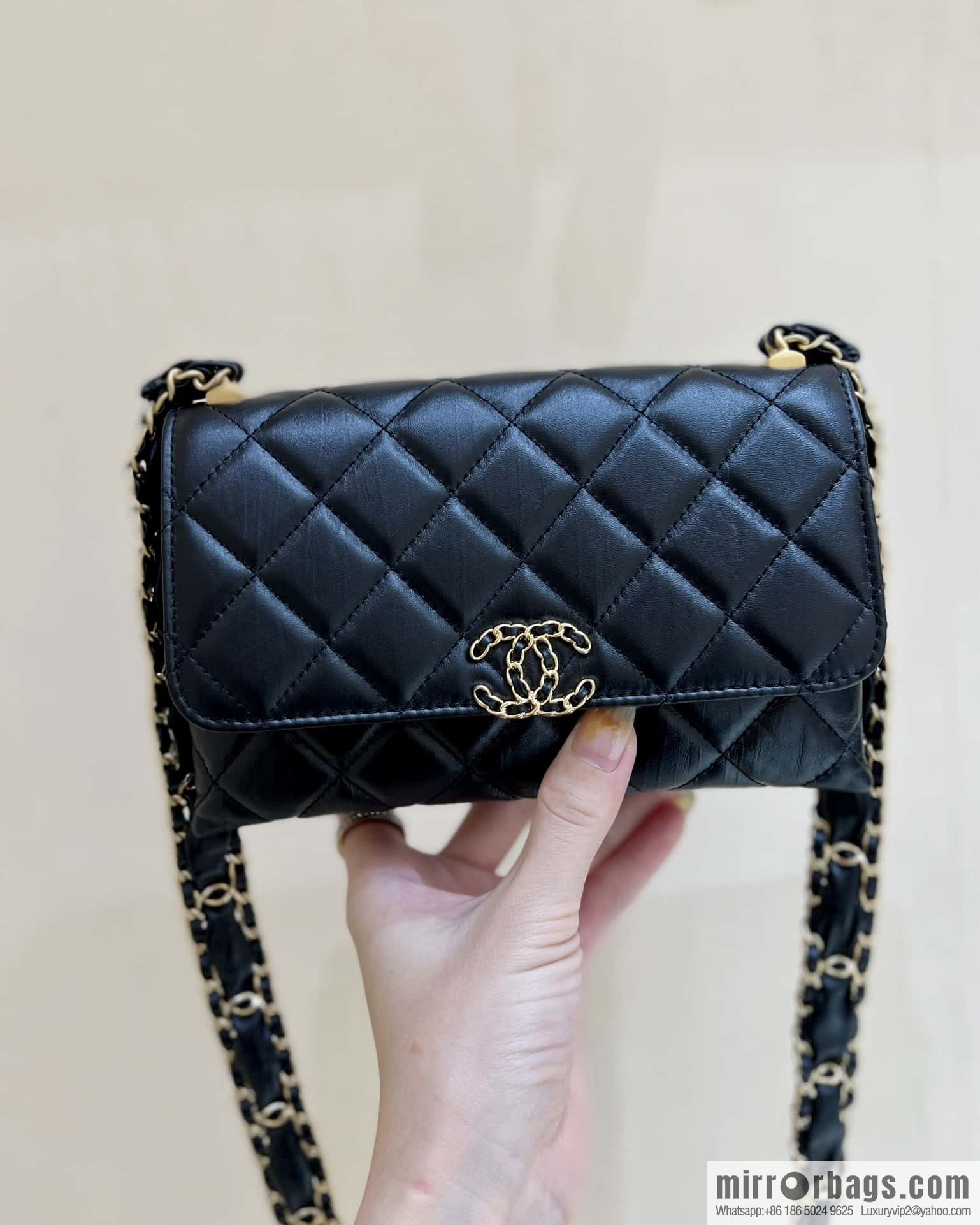 CHANEL 23K autumn and winter series, super hot 19 retro organ bag AP3572 black