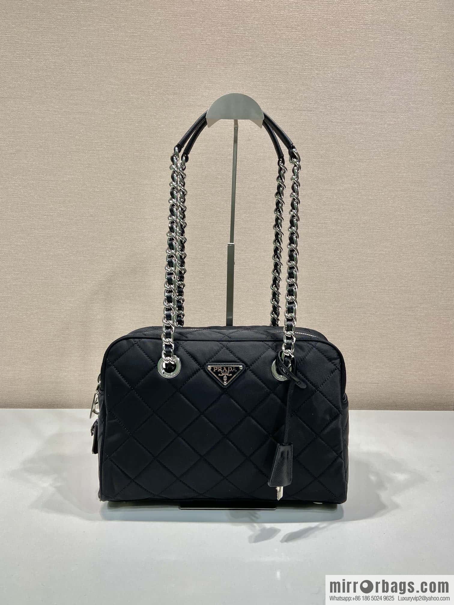 PRADA Prada imported nylon fabric, medieval camera bag 🎉 1BD641 large