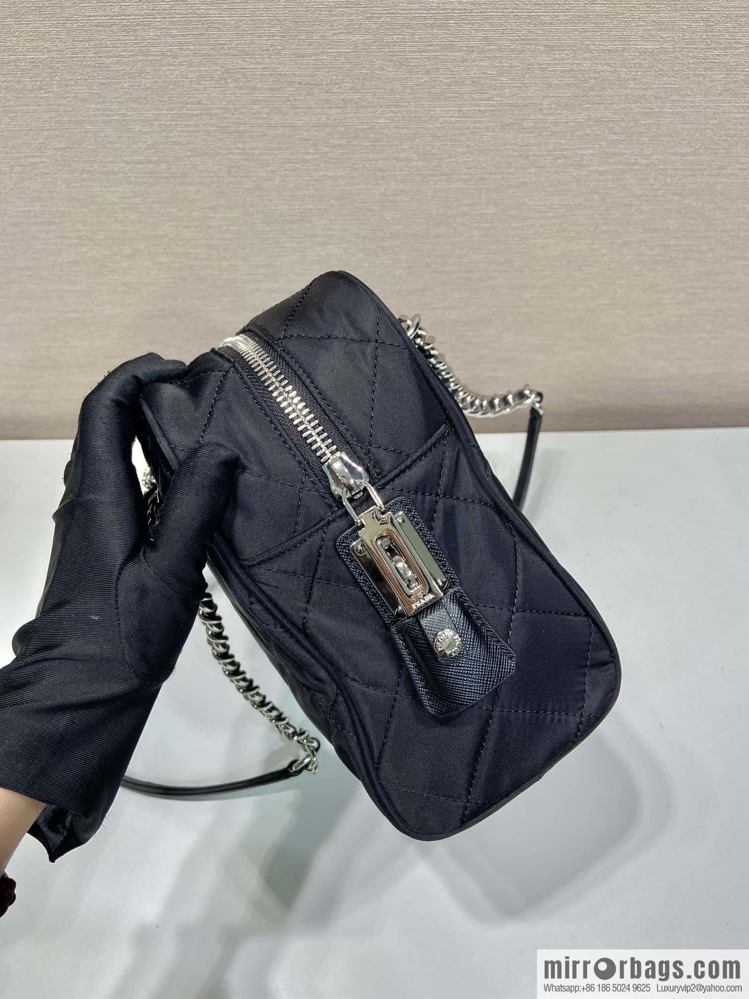 PRADA Prada imported nylon fabric, medieval camera bag 🎉 1BD641 large