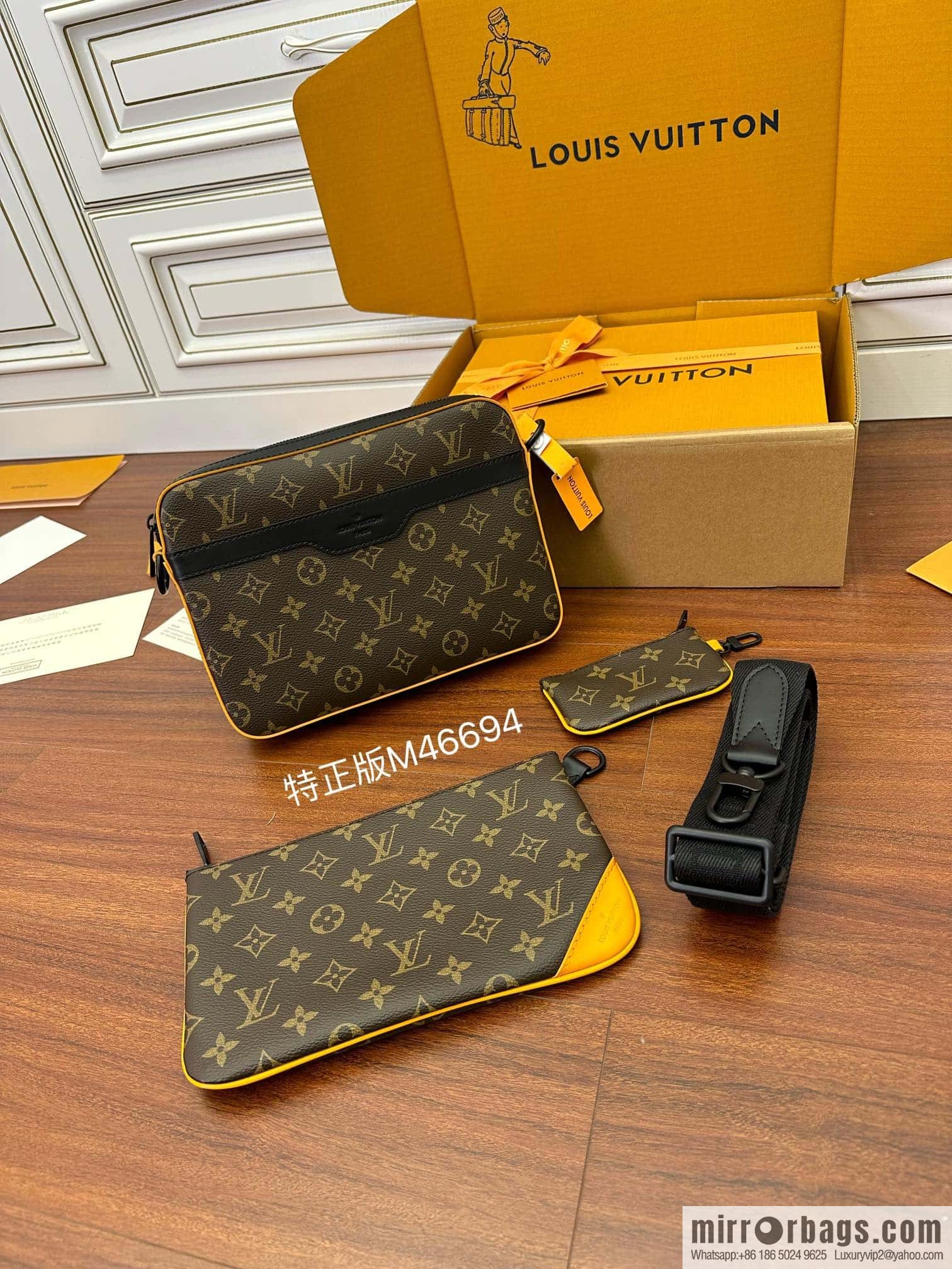 LV M46694 Trio Messenger