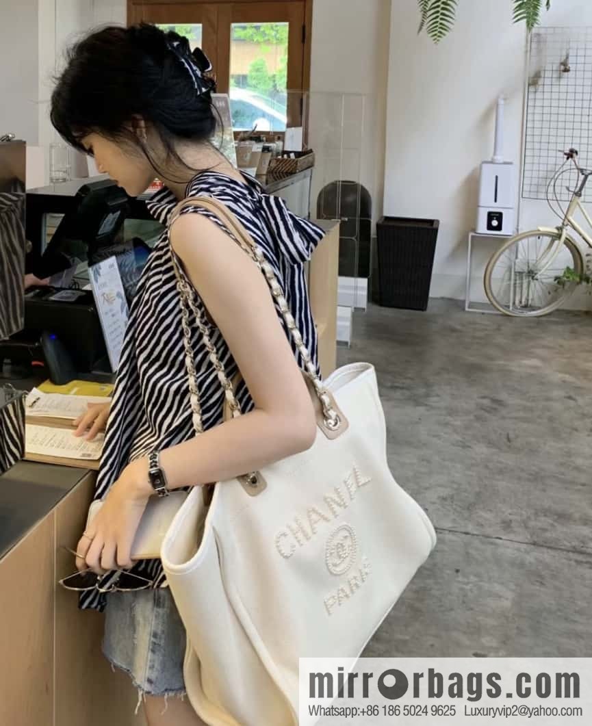 CHANEL pearl logo annual most beautiful embroidery beach bag A66941