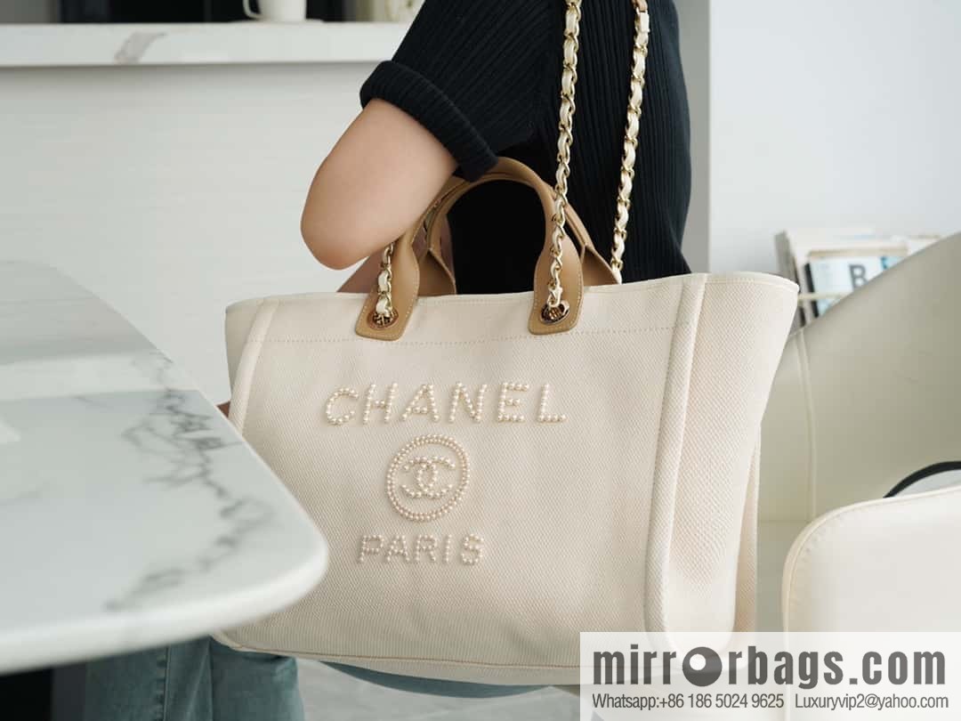 CHANEL pearl logo annual most beautiful embroidery beach bag A66941