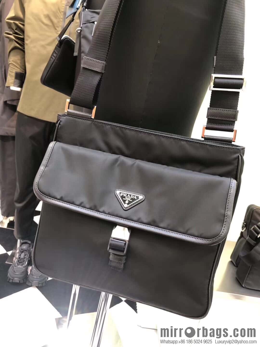 PRADA Prada's new three-in-one combination male oblique span bag 2VH110