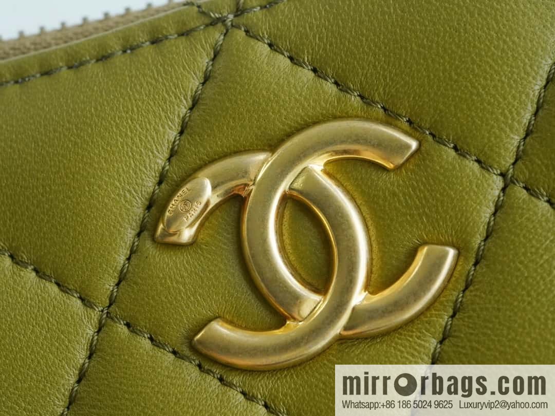 CHANEL 23A Handicraft Workshop HOBO Underarm Bag AS4220 Mustard Green