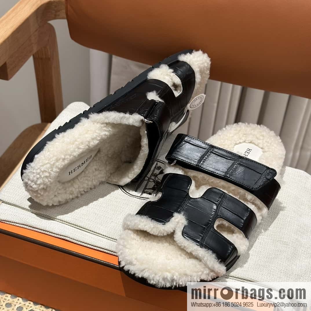 Hermès hairy trailing crocodile🐊
