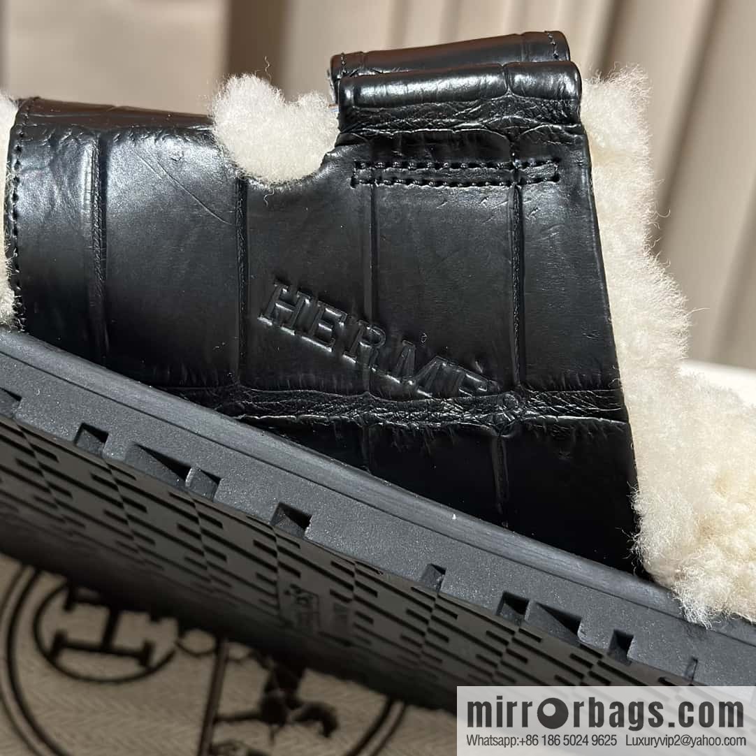 Hermès hairy trailing crocodile🐊