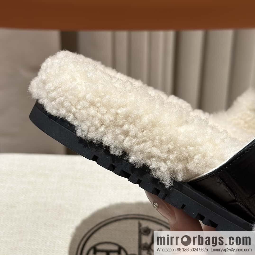 Hermès hairy trailing crocodile🐊