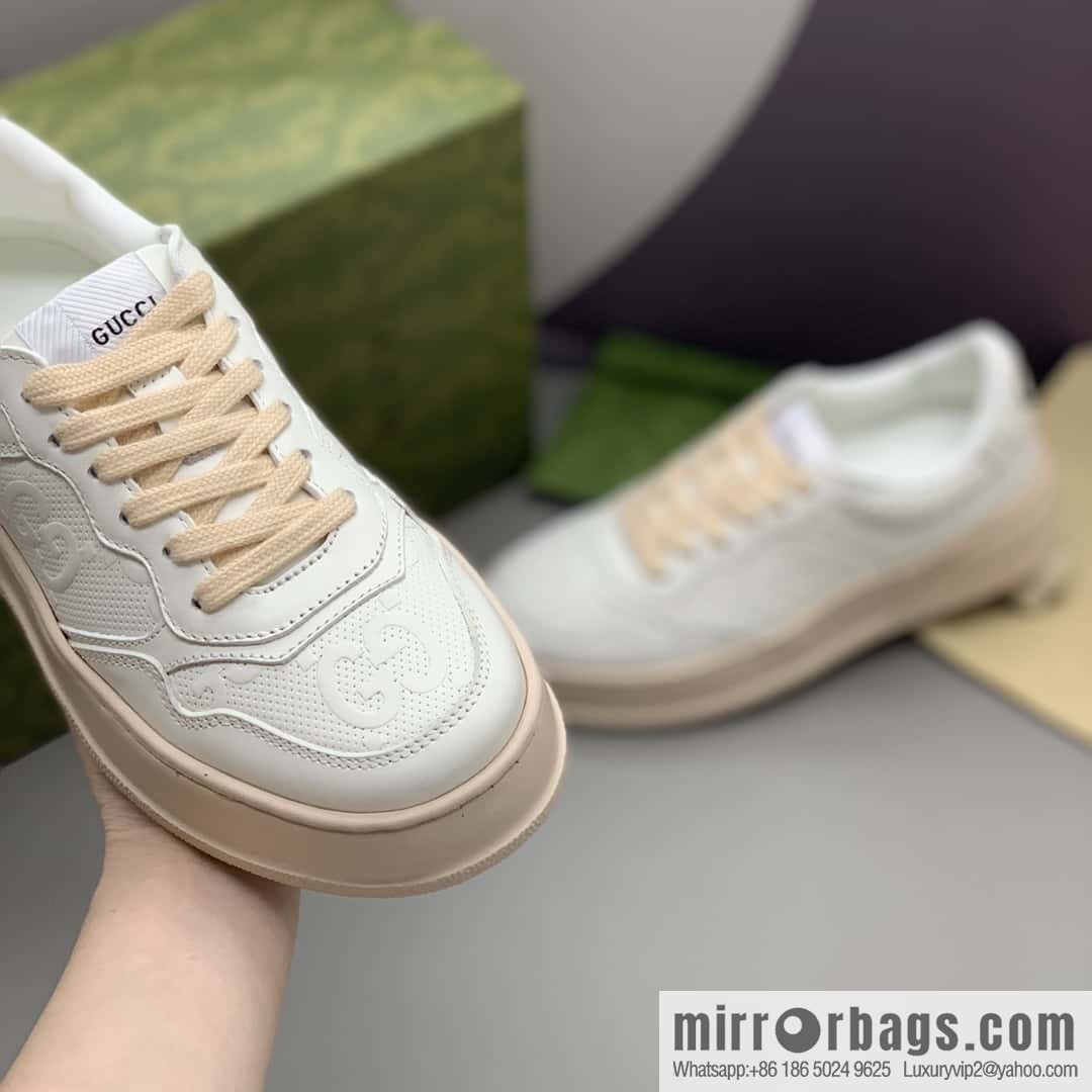 GUCCI is presented in GG printed canvas details, cowhide material, women's sports and leisure shoes