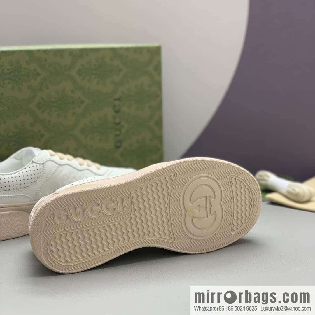 GUCCI is presented in GG printed canvas details, cowhide material, women's sports and leisure shoes