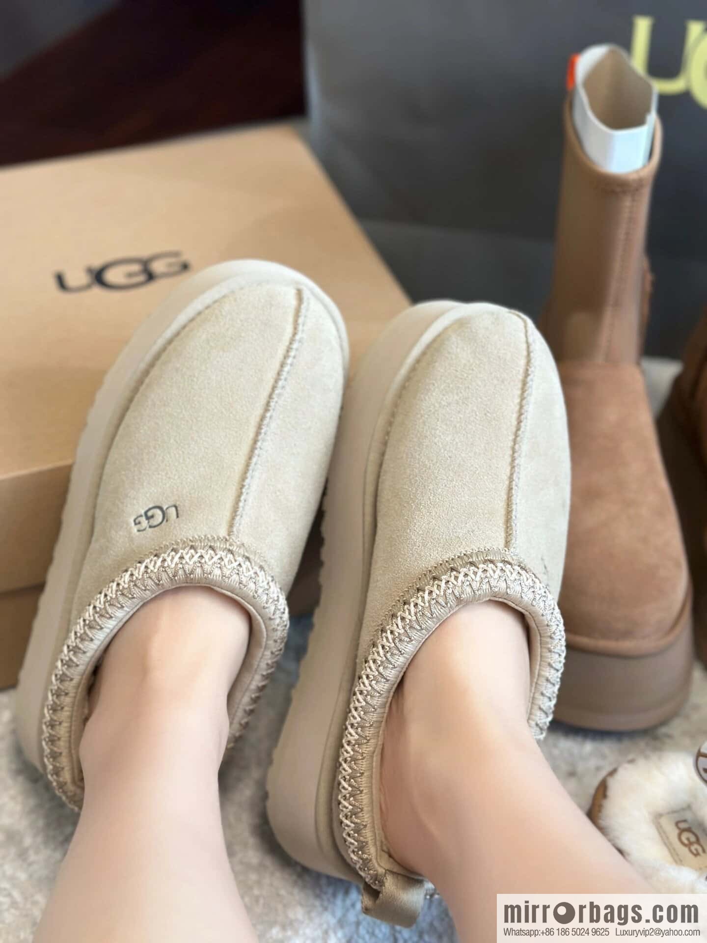 UGG Autumn and winter ethnic style Tacs thick-soled fluffy slippers