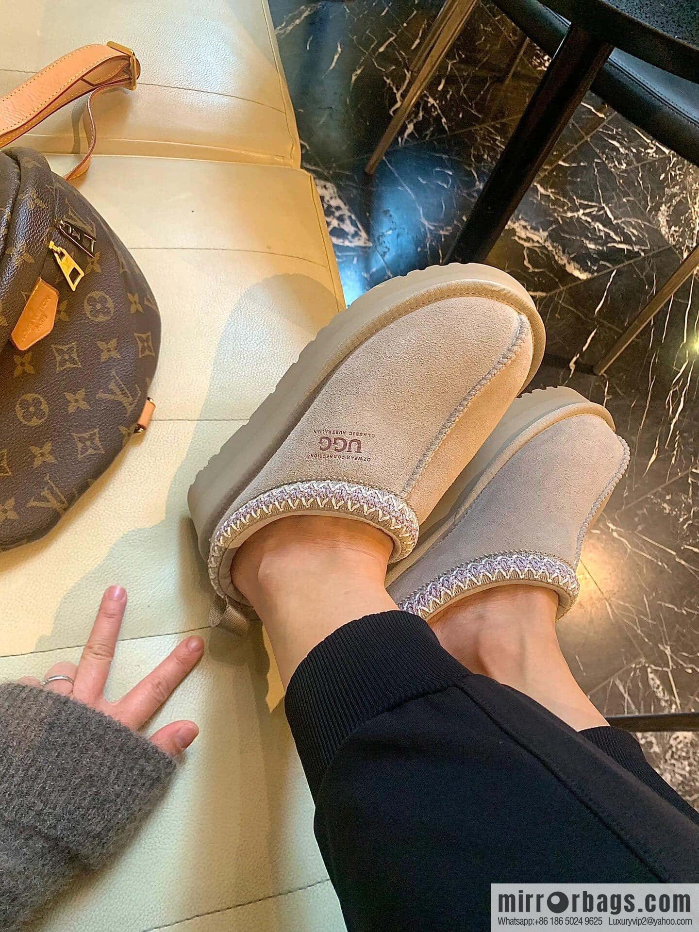 UGG Autumn and winter ethnic style Tacs thick-soled fluffy slippers
