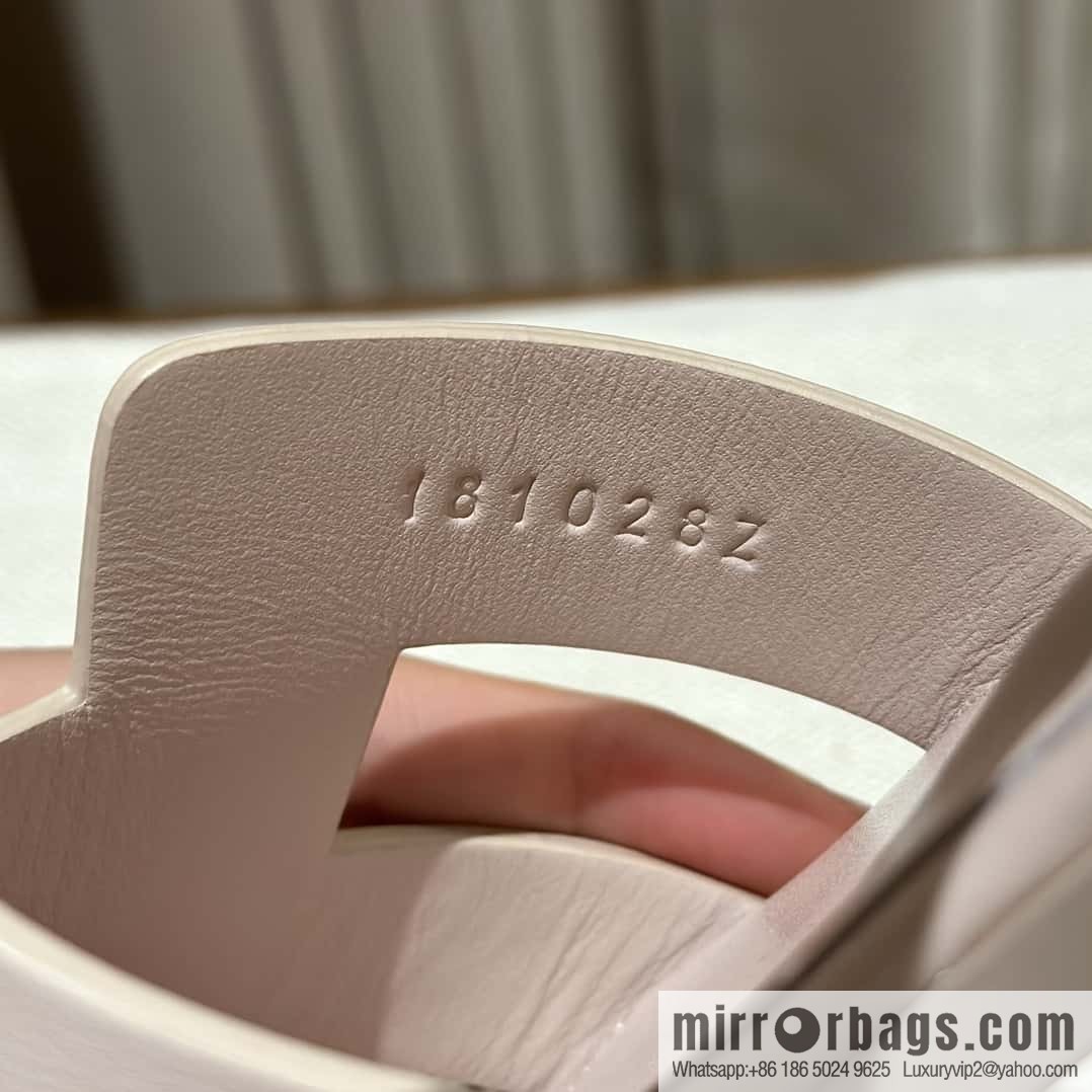 Hermès imported Italian cowhide, new small sandals