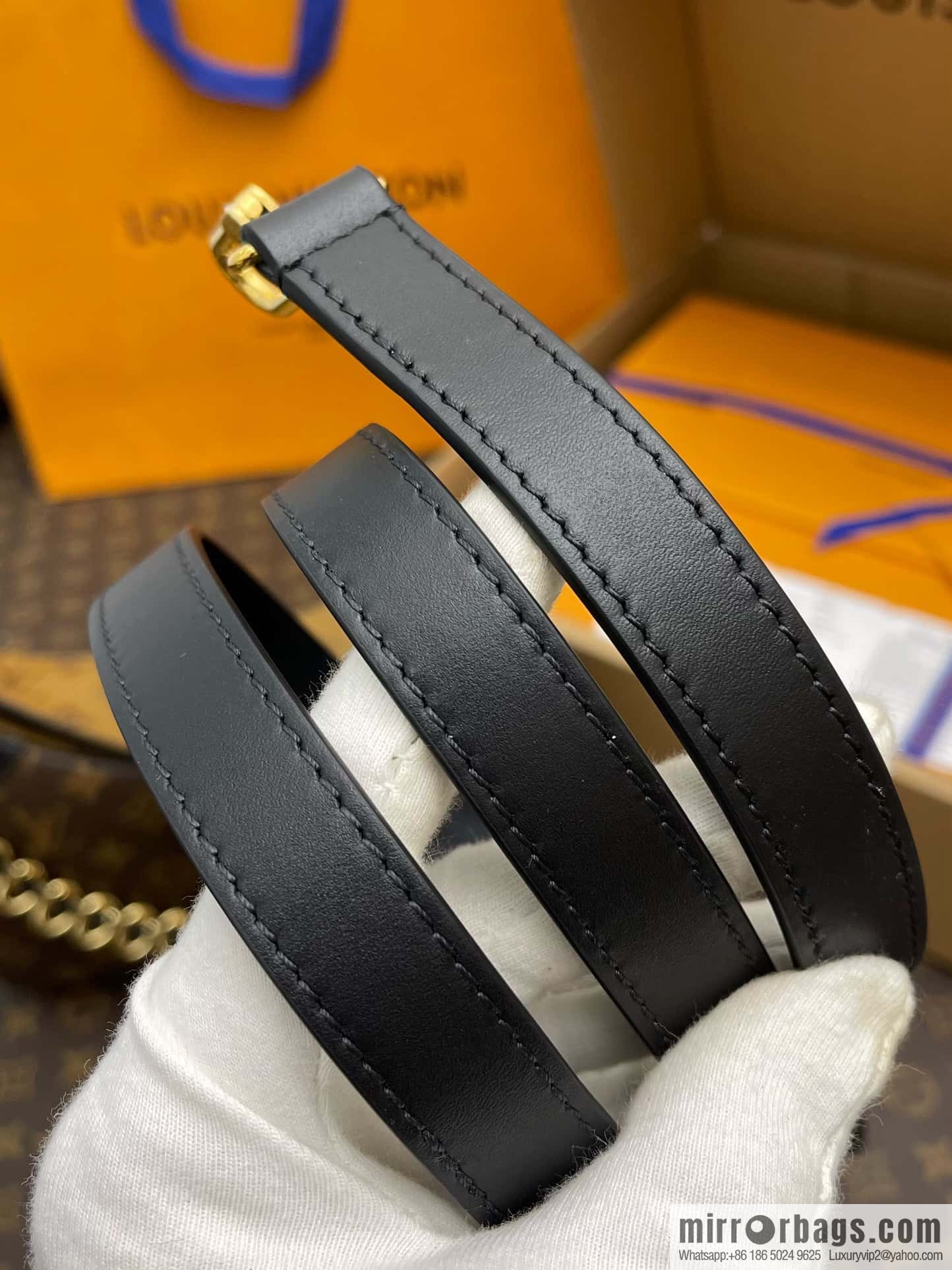 Louis Vuitton M46659 LV TWINNY handbag