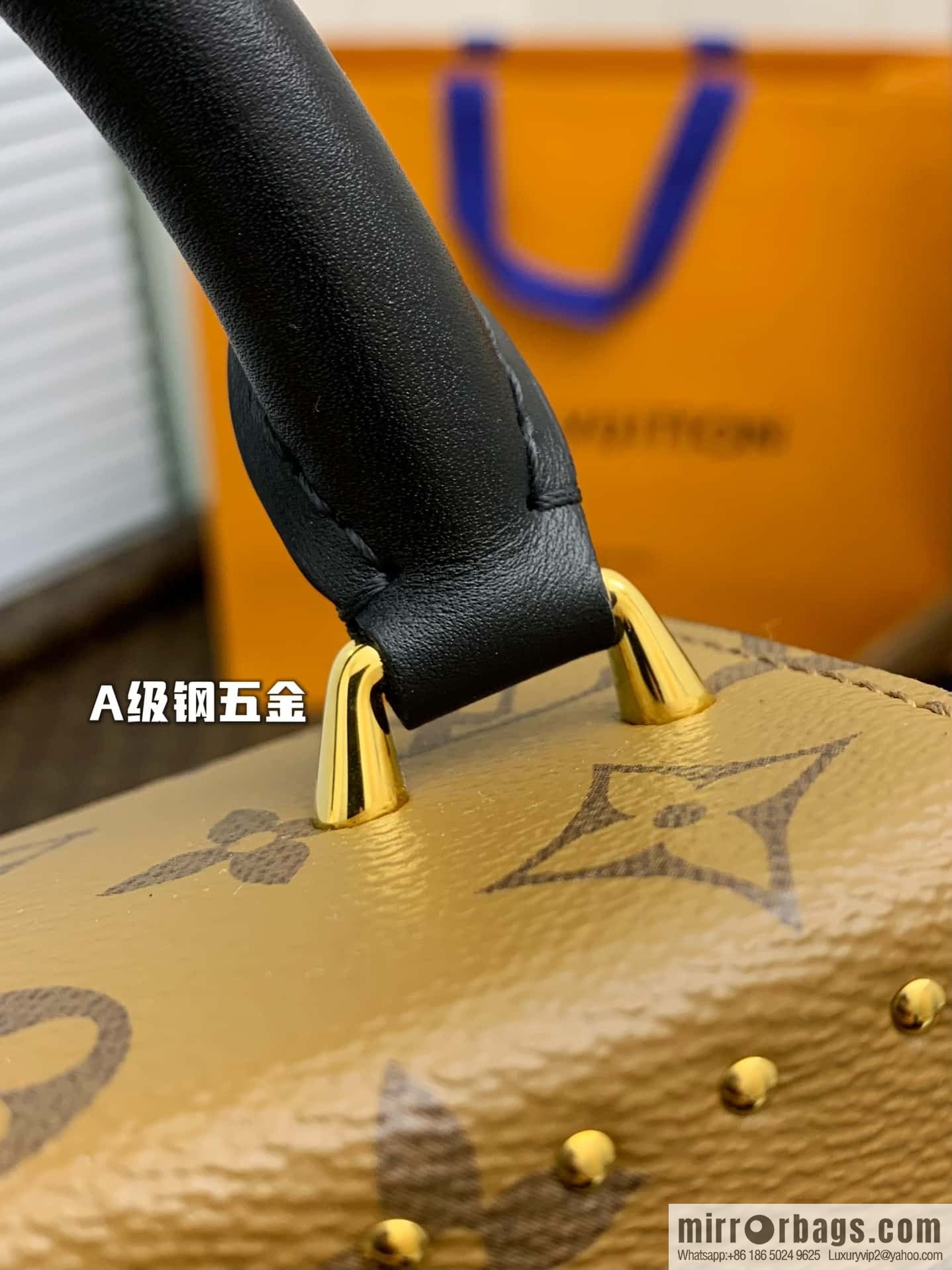 Louis Vuitton M82465 Camera Box