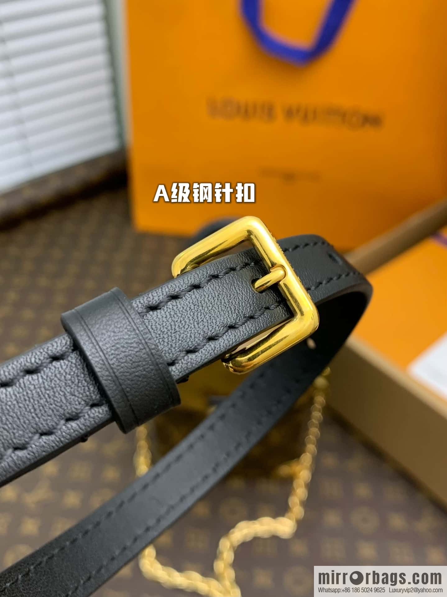 Louis Vuitton M82465 Camera Box