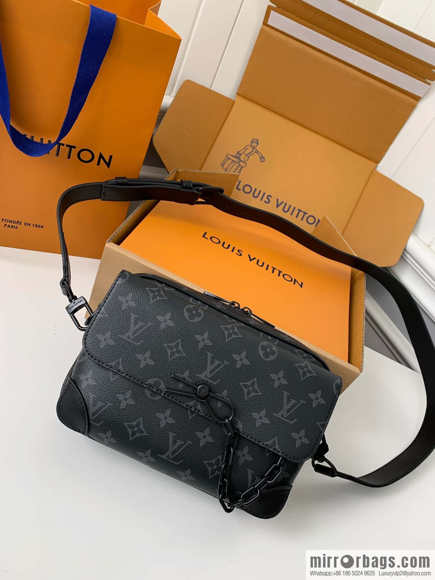Louis Vuitton M46795 Steamer Messenger