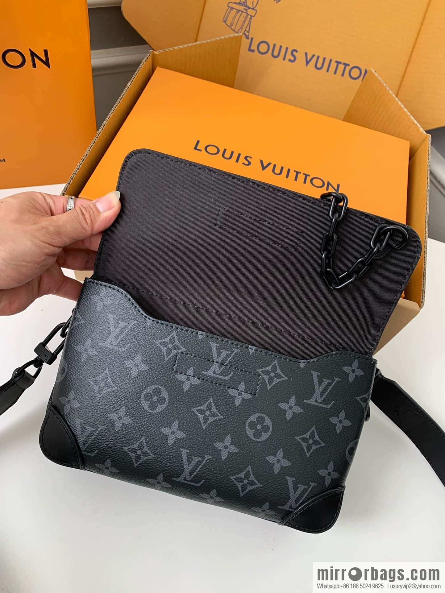 Louis Vuitton M46795 Steamer Messenger