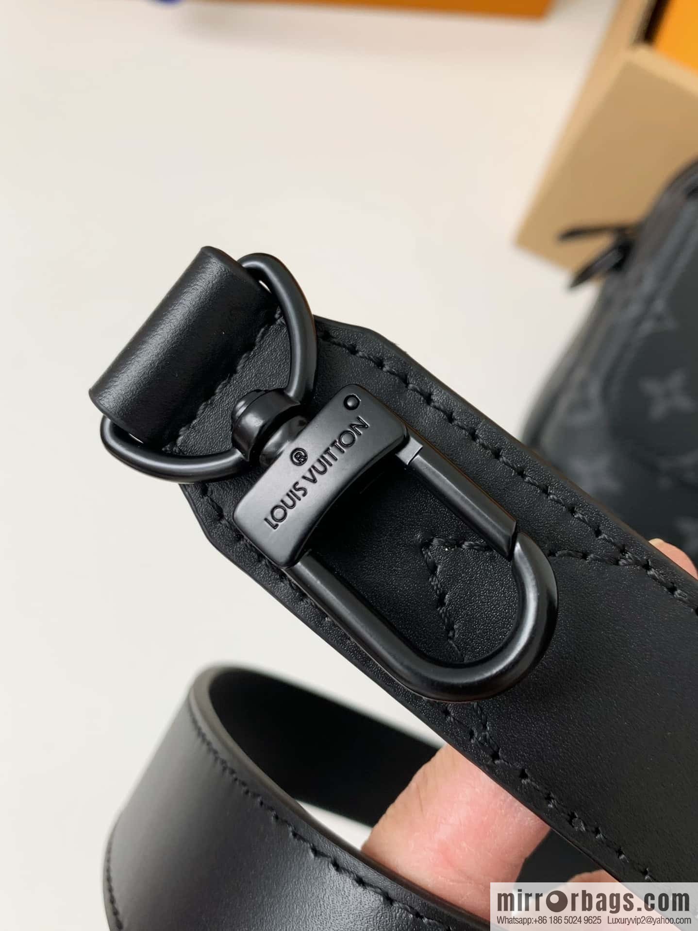 Louis Vuitton M46795 Steamer Messenger