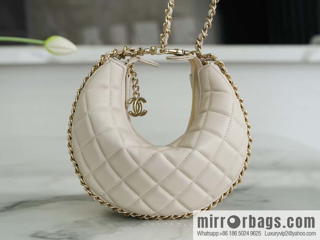 CHANEL 23p Moon/Crescent Pack AS3917 Milk Apricot
