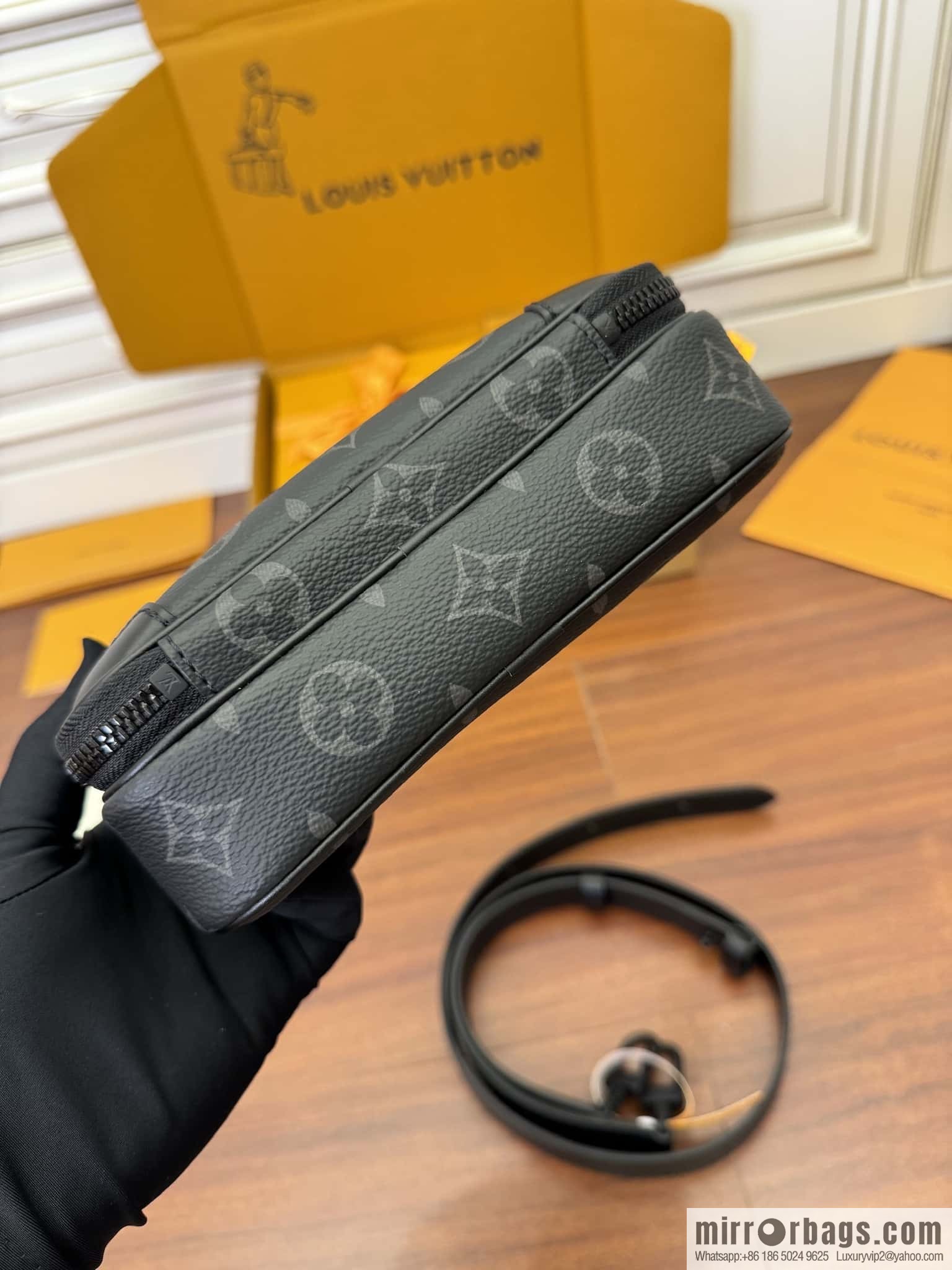 LV M82542 Alpha Wearable Wallet