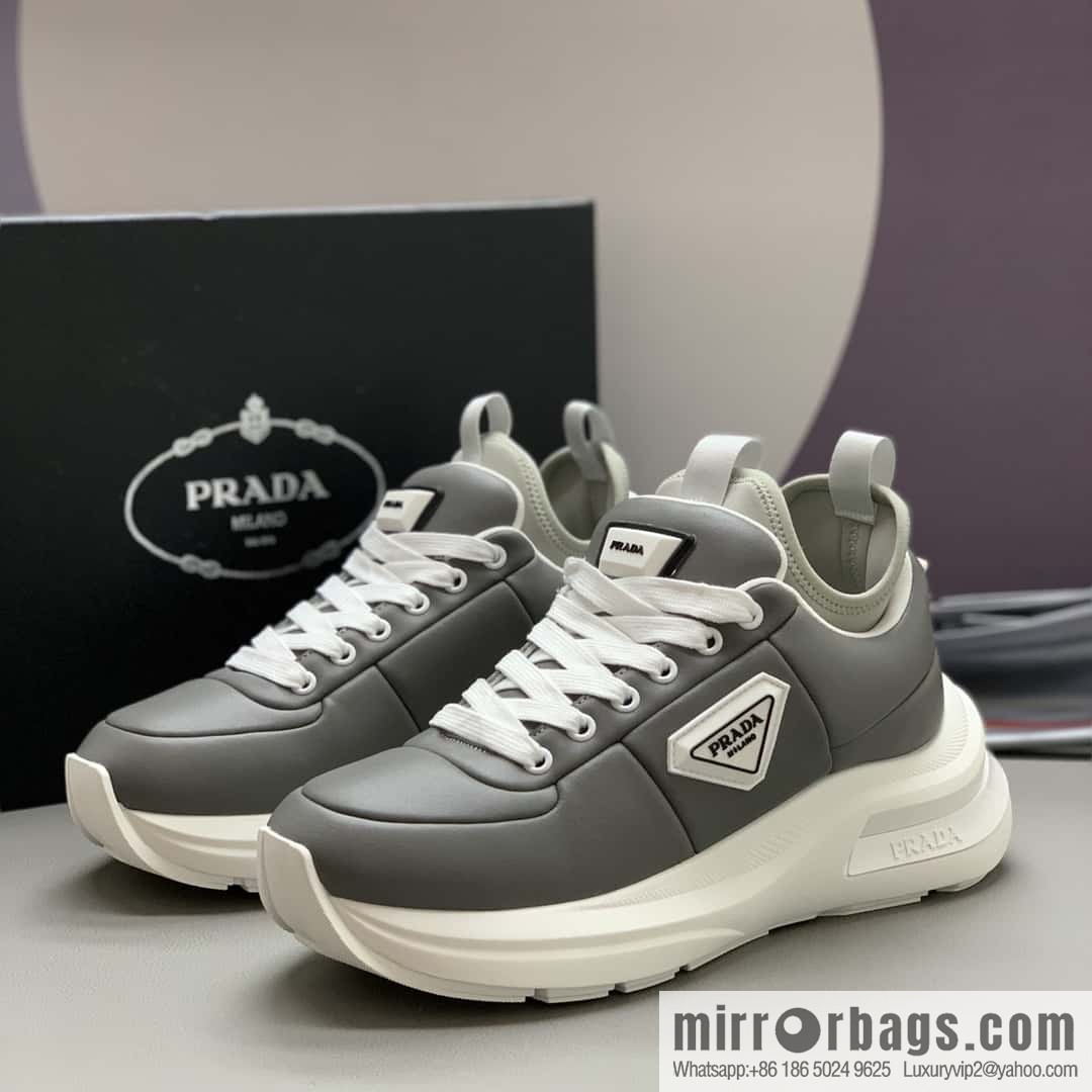 PRADA tongue embossed logo letters, autumn and winter men's casual shoes