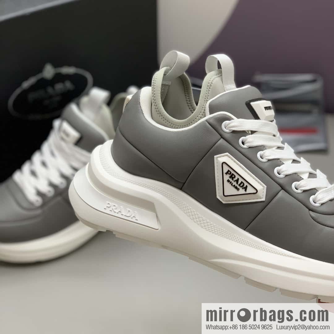 PRADA tongue embossed logo letters, autumn and winter men's casual shoes