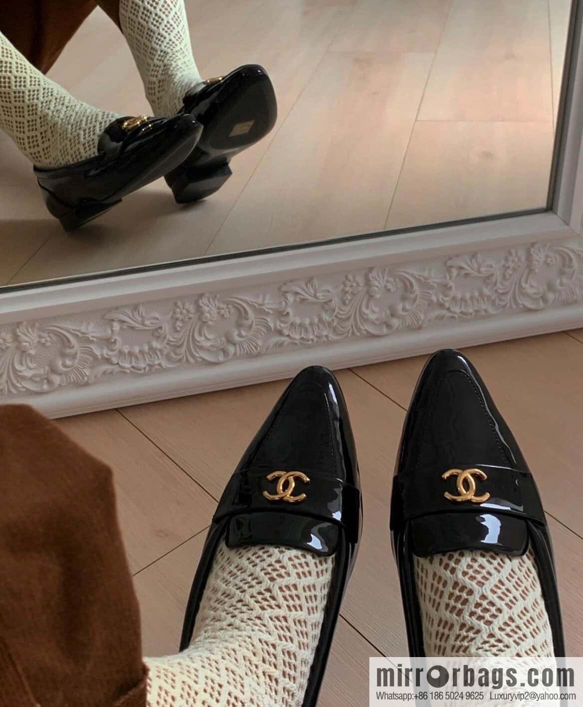 CHANEL Xiaoxiang vintage patent leather pointed loafers