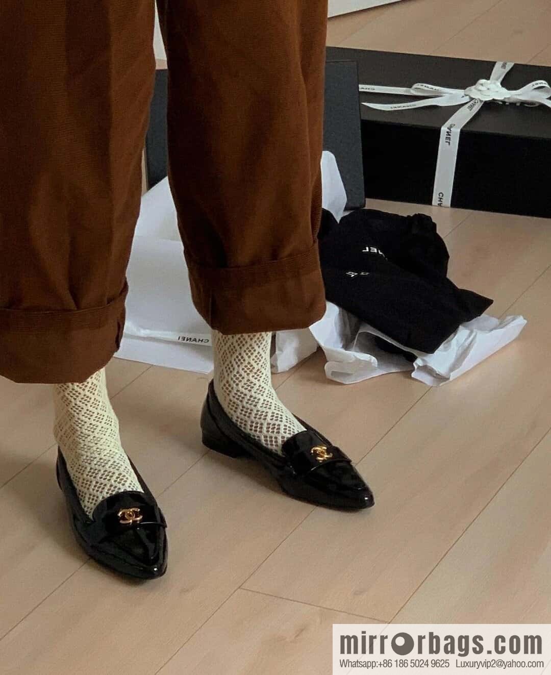 CHANEL Xiaoxiang vintage patent leather pointed loafers